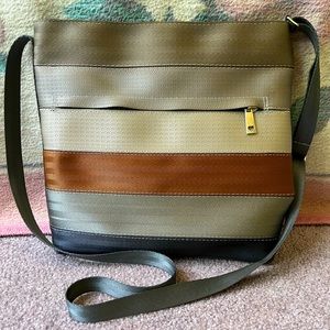 Harveys Streamline Treecycle crossbody bag in like new condition